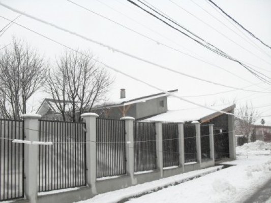 Enel se plânge că nu poate interveni din cauza zăpezii în Mihai Viteazu